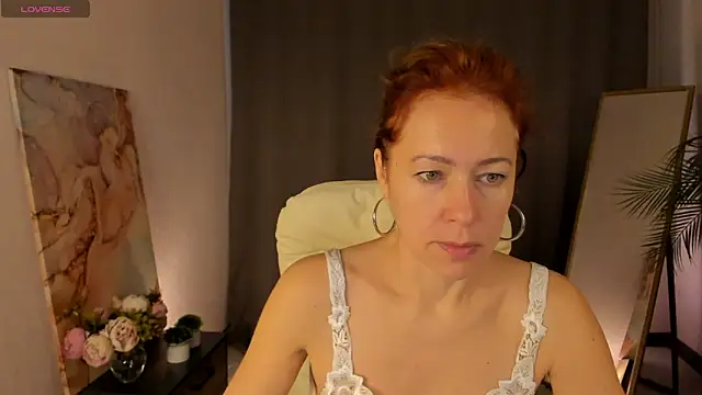LeticiaRomano online show from 4, 4, 2026