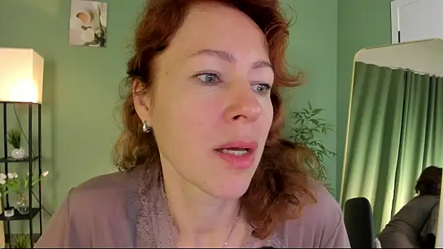 Snapshot of LeticiaRomano chatting on 5, 7, 2026 LeticiaRomano online show from 5, 7, 2026
