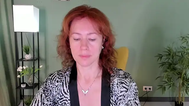 Snapshot of LeticiaRomano chatting on 6, 7, 2026 LeticiaRomano online show from 6, 7, 2026