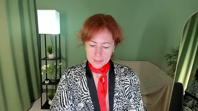 Snapshot of LeticiaRomano chatting on 8, 7, 2026 LeticiaRomano online show from 8, 7, 2026