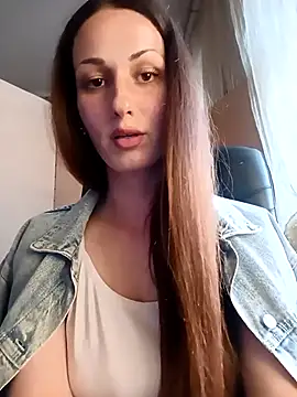 LunaCrystall online show from 10, 4, 2026