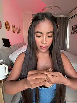 SaraValentina11 online show from 11, 4, 2026