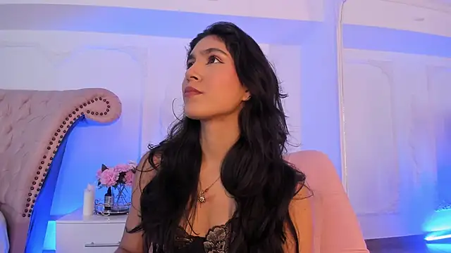 LucianaBlanco  online show from 11, 4, 2026