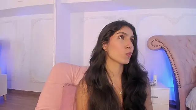 LucianaBlanco  online show from 25, 6, 2026