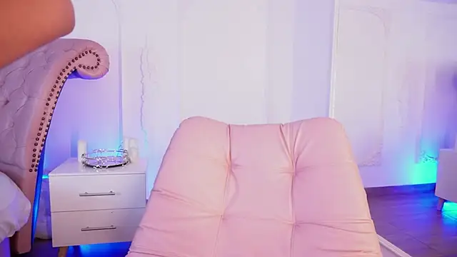 LucianaBlanco  online show from 5, 7, 2026