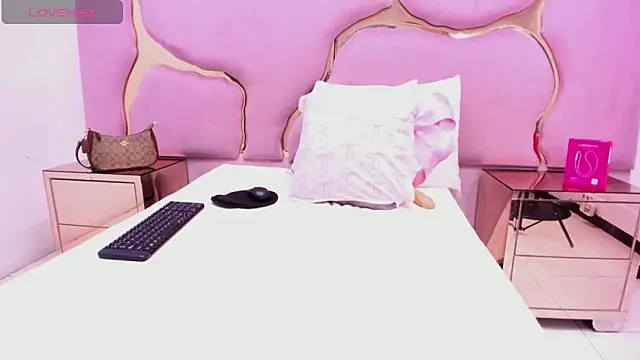 LaurendPink online show from 1, 4, 2026