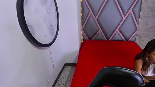 Snapshot of Wolf_Kitty chatting on 5, 4, 2026 Wolf Kitty online show from 5, 4, 2026