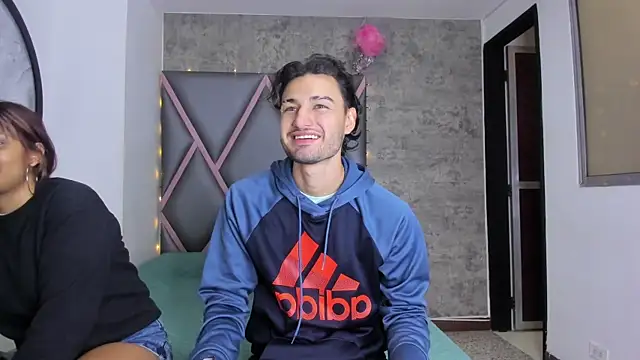 Snapshot of Wolf_Kitty chatting on 6, 4, 2026 Wolf Kitty online show from 6, 4, 2026