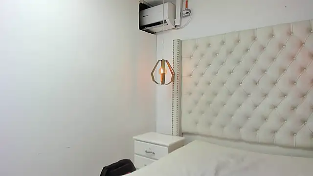 JEAN LEWIS2 online show from 13, 4, 2026