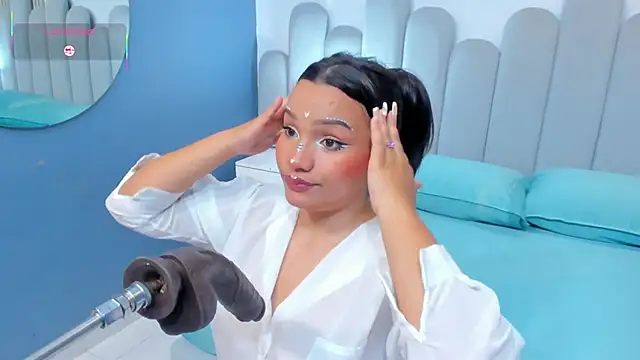 lia sucker online show from 29, 4, 2026