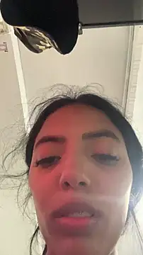 sylphiee  online show from 6, 4, 2026