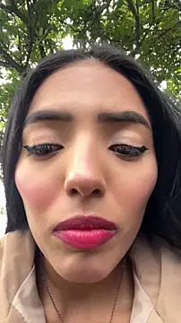 sylphiee  online show from 11, 4, 2026