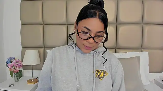 Snapshot of lilly_williamss chatting on 4, 6, 2026 lilly williamss online show from 4, 6, 2026