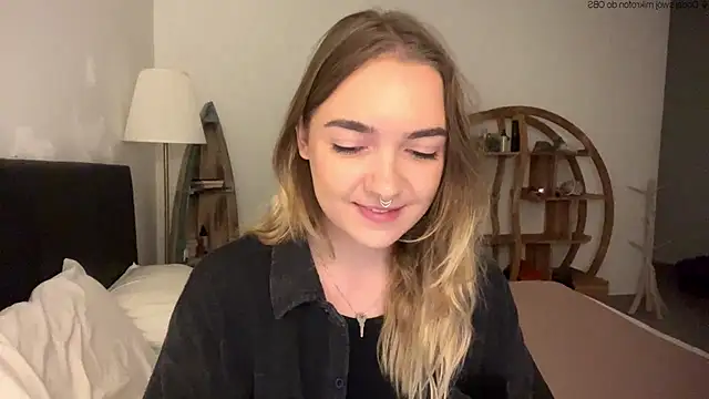 Snapshot of RoxyWet chatting on 14, 5, 2026 RoxyWet online show from 14, 5, 2026