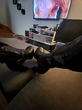 bootslove1 online show from 3, 4, 2026