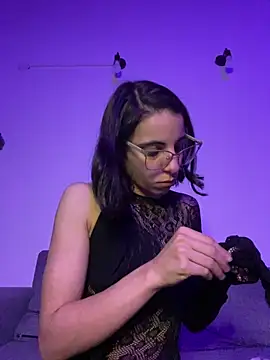 Poison Ivy 29 online show from 28, 4, 2026