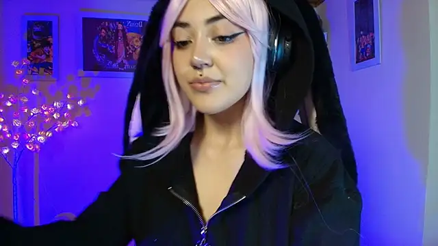 Nanachi uwu online show from 17, 5, 2026