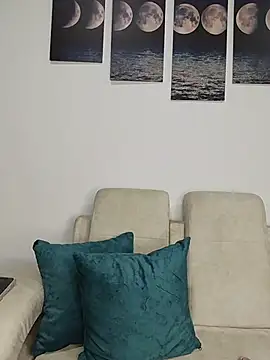 isabellaHill2 online show from 12, 4, 2026