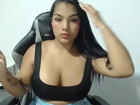 Snapshot of Layla__brownn chatting on 17, 3, 2026 Layla brownn online show from 17, 3, 2026