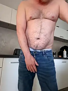 AgaiJa42 online show from 10, 4, 2026