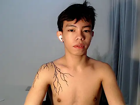 Snapshot of hottasianboy chatting on 31, 5, 2026 hottasianboy online show from 31, 5, 2026