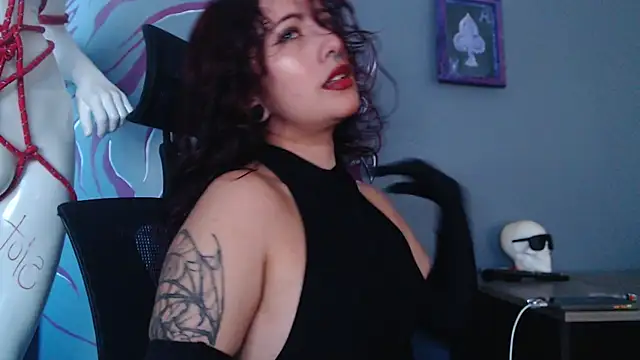Snapshot of Regina_Iris chatting on 8, 5, 2026 Regina Iris online show from 8, 5, 2026