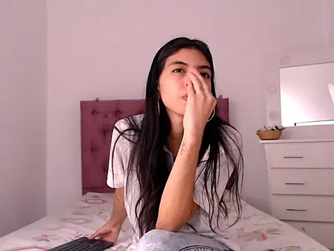 Sweet Scarlett  online show from 7, 4, 2026