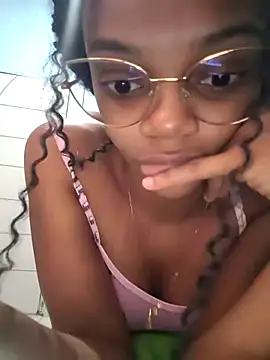 Snapshot of marialuiza2027 chatting on 2, 6, 2026 marialuiza2027 online show from 2, 6, 2026