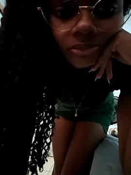 Snapshot of marialuiza2027 chatting on 14, 7, 2026 marialuiza2027 online show from 14, 7, 2026