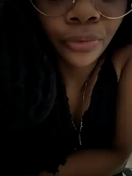 Snapshot of marialuiza2027 chatting on 17, 7, 2026 marialuiza2027 online show from 17, 7, 2026