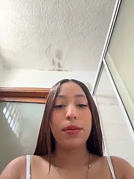 Snapshot of MiaCamille_ chatting on 16, 5, 2026 MiaCamille online show from 16, 5, 2026