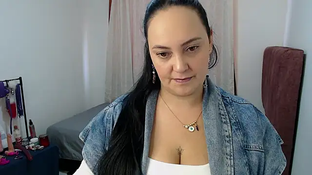 Snapshot of Veroniicabbw_ chatting on 11, 7, 2026 Veroniicabbw online show from 11, 7, 2026