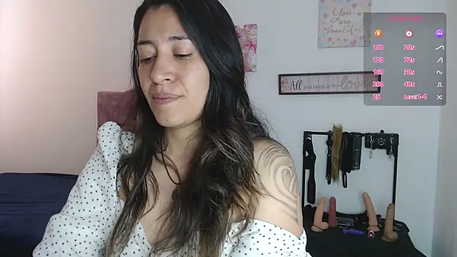 Snapshot of violeta_scott chatting on 25, 6, 2026 violeta scott online show from 25, 6, 2026