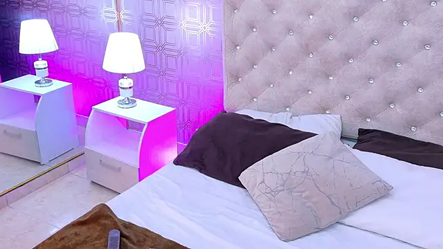 Zoey Fire online show from 13, 4, 2026