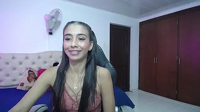 Snapshot of sandra_petite19 chatting on 7, 6, 2026 sandra petite19 online show from 7, 6, 2026