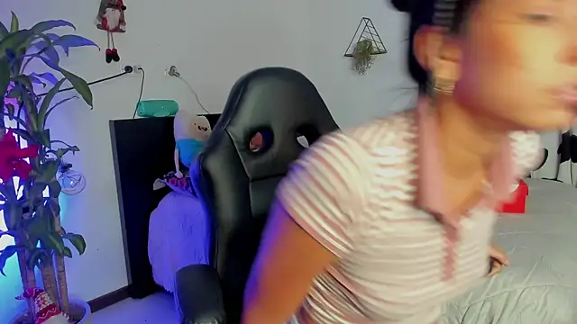 Snapshot of kristy_bennet chatting on 22, 12, 2024 kristy bennet online show from 22, 12, 2024