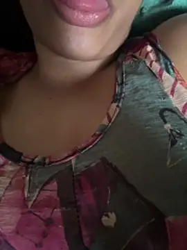 Snowygirl11 online show from 8, 4, 2026