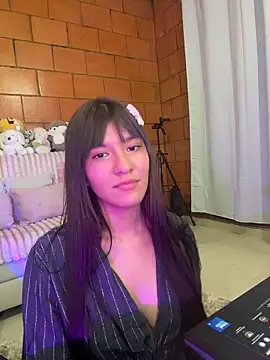 xayah cute online show from 16, 5, 2026