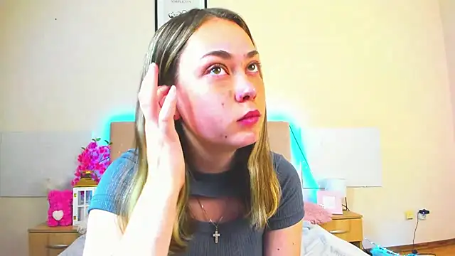 Snapshot of MelanieCuty chatting on 27, 5, 2026 MelanieCuty online show from 27, 5, 2026