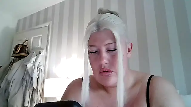 Lexi Laura online show from 23, 4, 2026