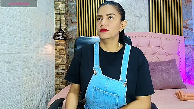 AishaCambell  online show from 24, 4, 2026