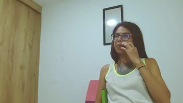 Snapshot of Emily_Lopera chatting on 27, 5, 2026 Emily Lopera online show from 27, 5, 2026