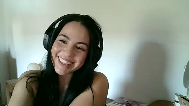 Snapshot of AnabeleNogueira chatting on 10, 6, 2026 AnabeleNogueira online show from 10, 6, 2026