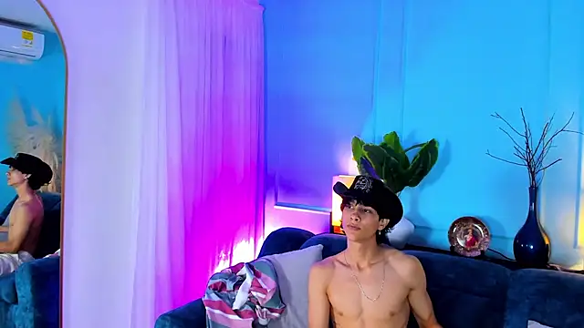 Snapshot of Cheys_Mast chatting on 15, 3, 2026 Cheys Mast online show from 15, 3, 2026