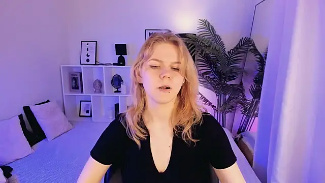 ElizabethVane online show from 7, 5, 2026