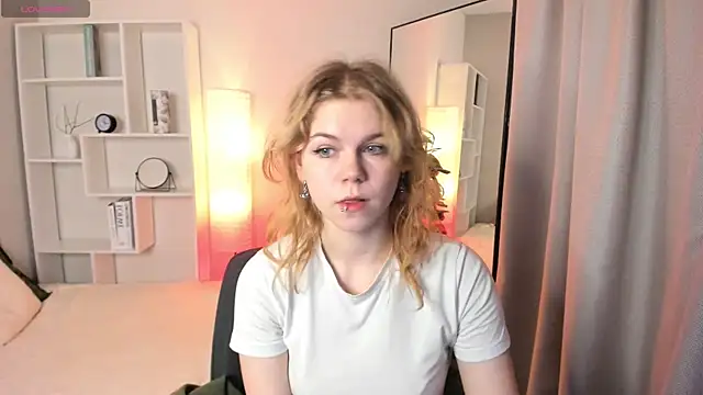 ElizabethVane online show from 6, 6, 2026