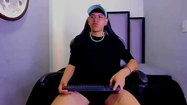 Bennet-Grayy online show from 25, 4, 2026