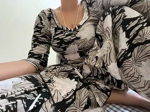 Noor Sexy02 online show from 18, 7, 2026