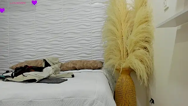 Snapshot of AlondraSoomer chatting on 21, 5, 2026 AlondraSoomer online show from 21, 5, 2026