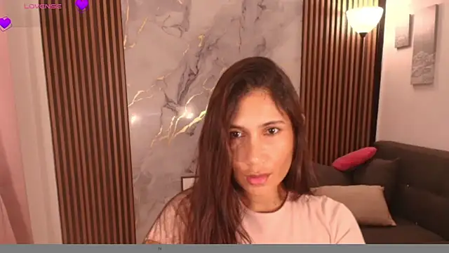 Snapshot of LucyBecker chatting on 9, 4, 2026 LucyBecker online show from 9, 4, 2026